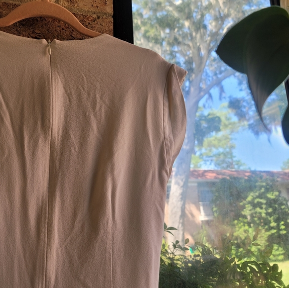 Theory silk jumpsuit size 10 fits like 8 - Picture 13 of 13